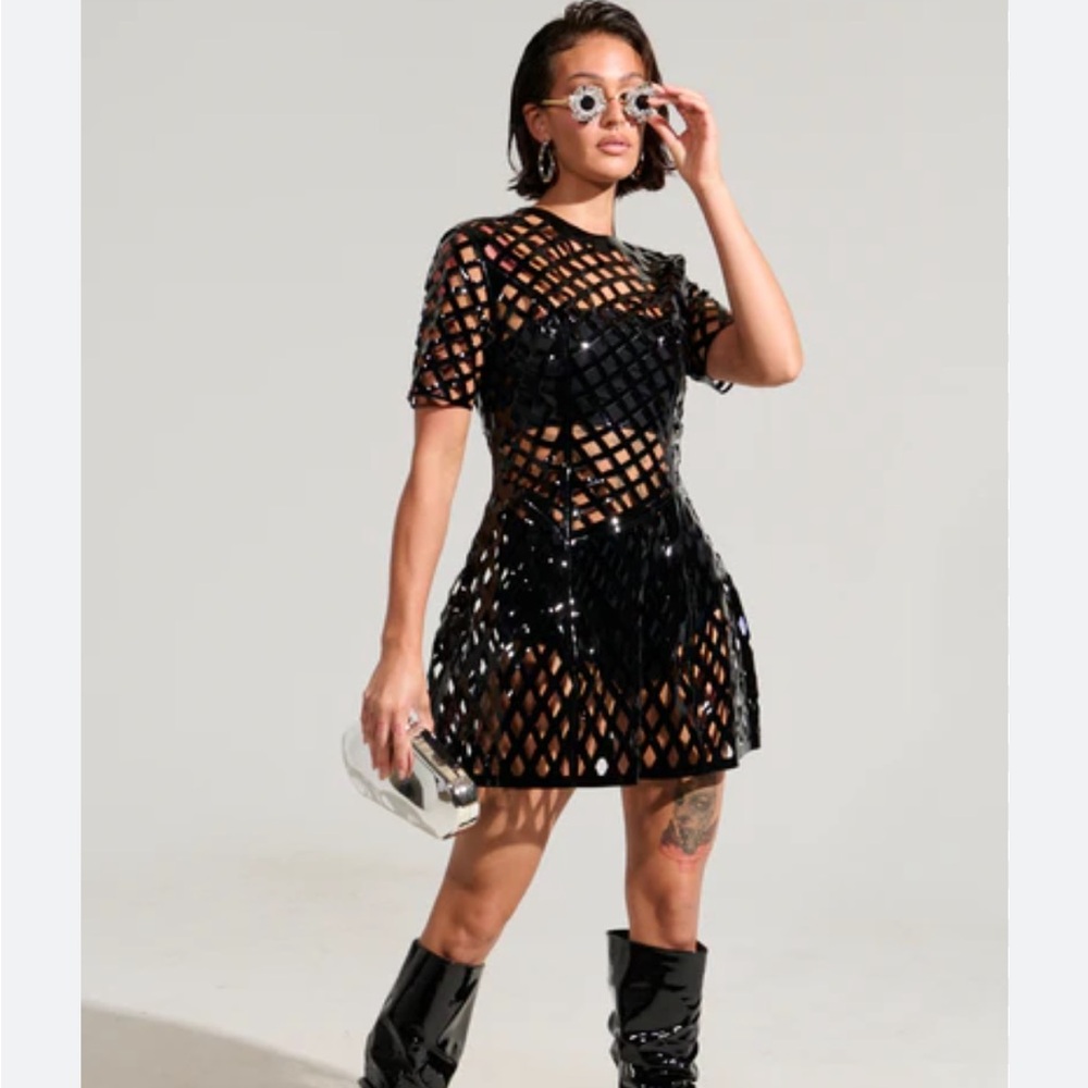AKIRA Label… SHES DIFFERENT CUT OUT FAUX LEATHER MINI DRESS Size L (10-12)